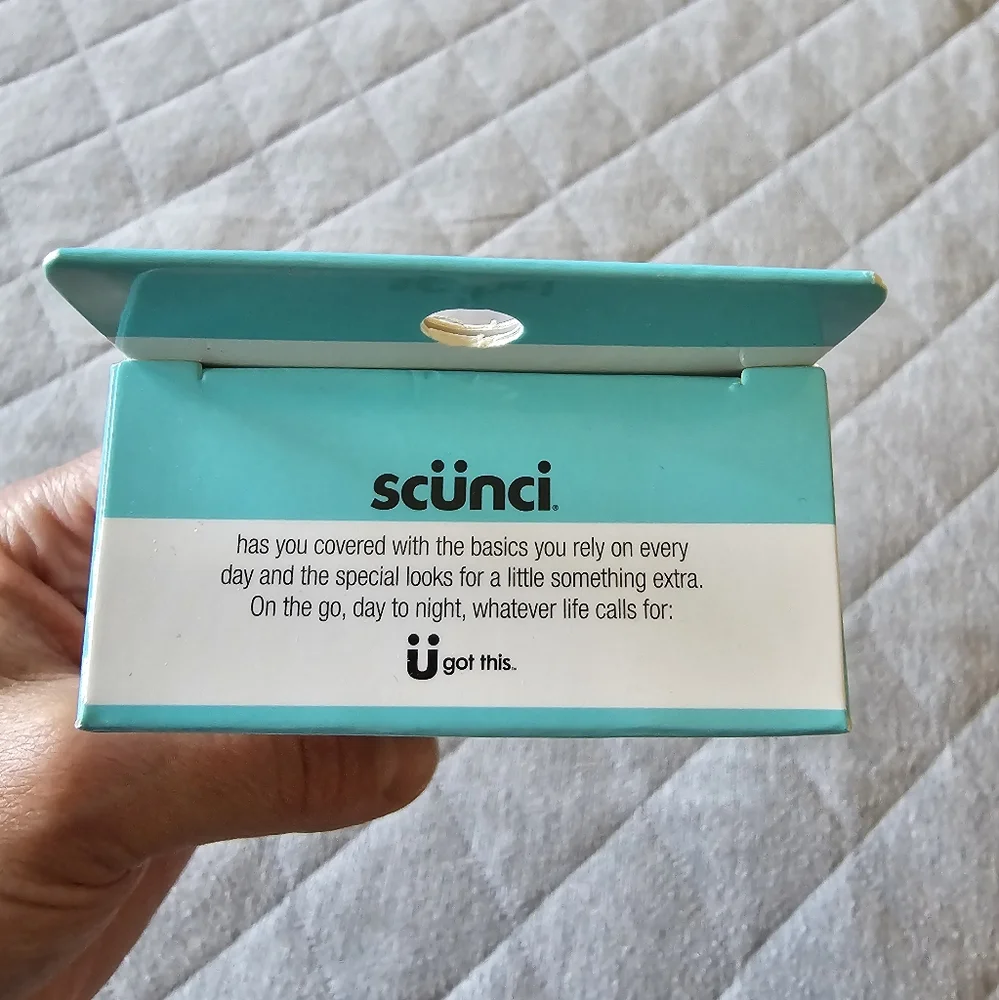 ⭐4/$20 Scunci Hollywood Roll Hairband‎ for kids New